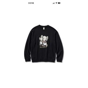 NEW Uniqlo x Kaws UT Long Sleeve Crew Neck Sweatshirt Black M US Medium